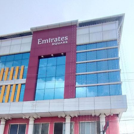Отель Emirates Residency Pudunagaram Экстерьер фото
