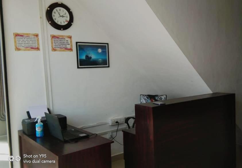 Отель Emirates Residency Pudunagaram Экстерьер фото