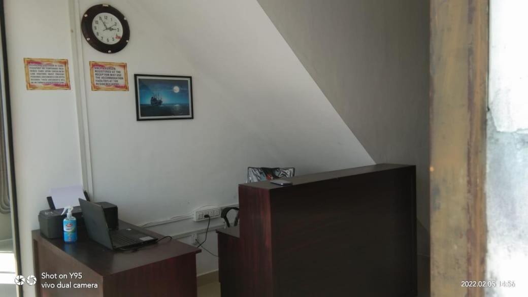Отель Emirates Residency Pudunagaram Экстерьер фото