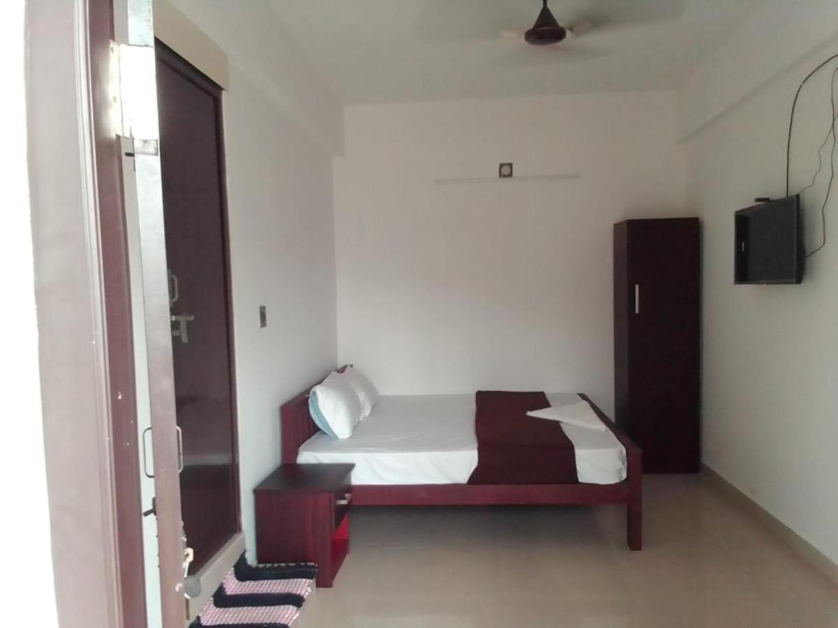 Отель Emirates Residency Pudunagaram Экстерьер фото