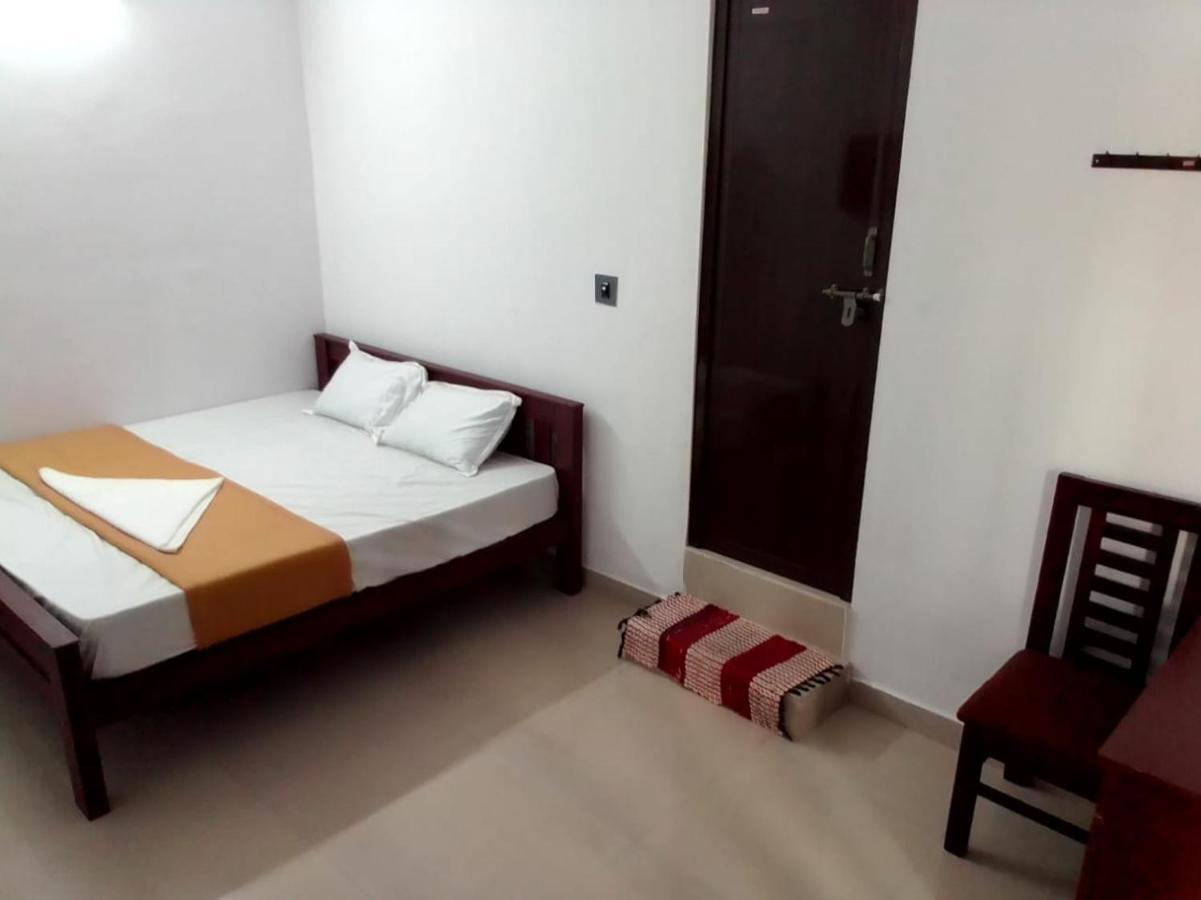 Отель Emirates Residency Pudunagaram Экстерьер фото